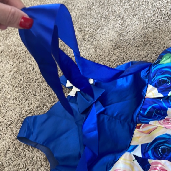 Girls blue flowers dress - Picture 6 of 7